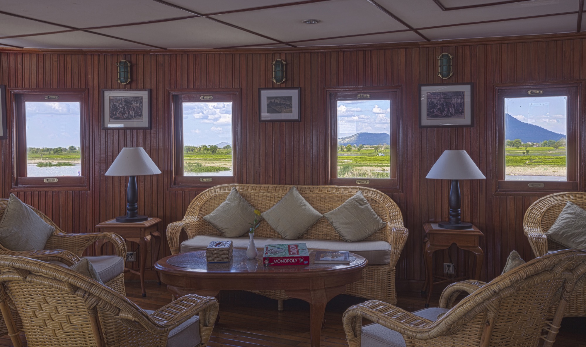 Pandaw RV Mekong Pandaw Saloon 2.jpg